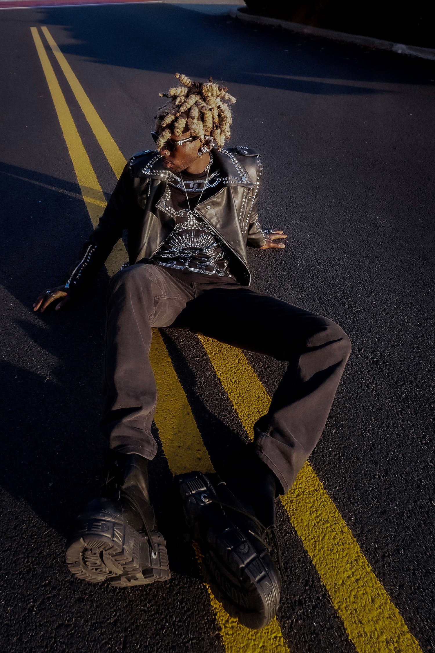 Barabas Men's Chains Rhinestone Solid Color Crew Neck T-shirts 5STR01 Black Silver