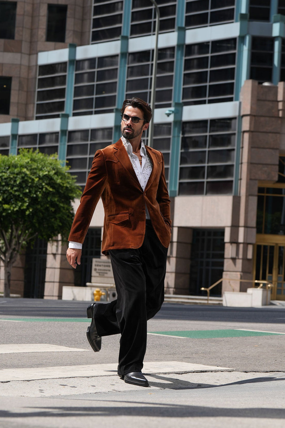 Barabas Men's Velvet Shiny Design Notch Lapel Blazer 5BL13 Coffee