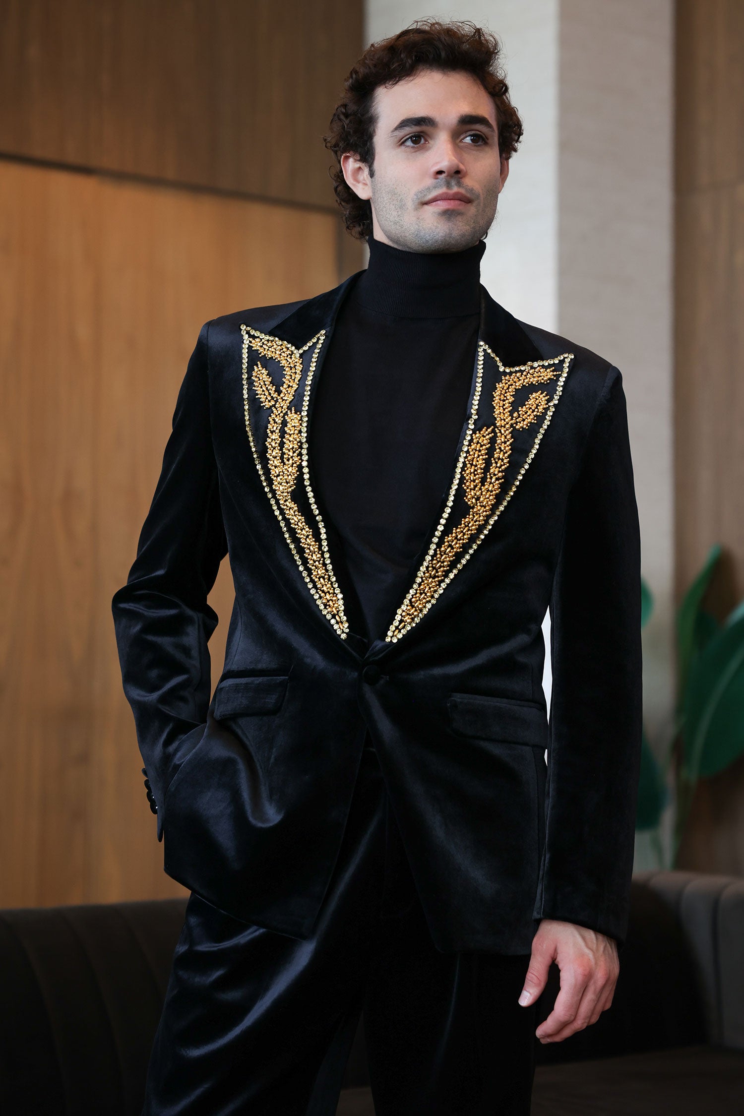 Barabas Men's Pearl Geometric Design Peak Lapel Blazer 5BL19 Black Gold