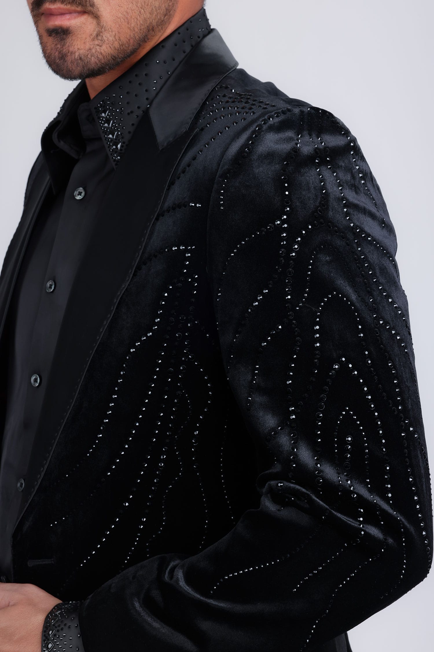 Barabas Men's Velvet Rhinestones Design Peak Lapel Blazer 5BL20 Black Black