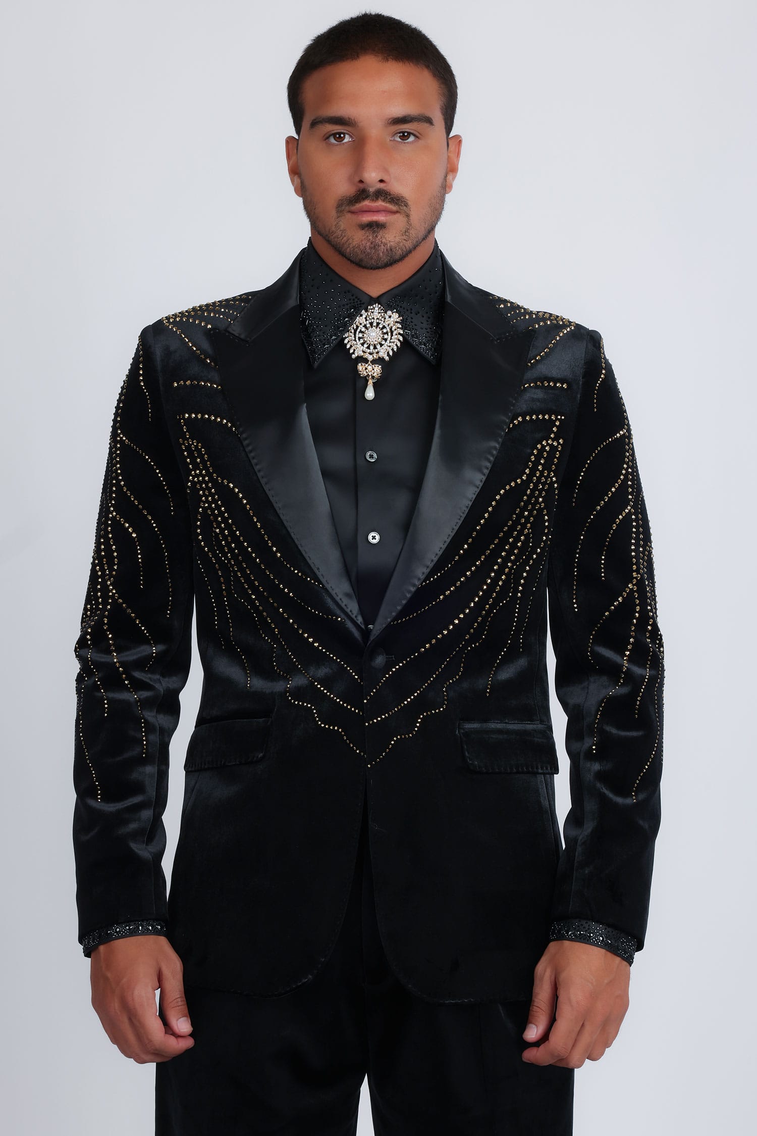 Barabas Men's Velvet Rhinestones Design Peak Lapel Blazer 5BL20 Black Gold