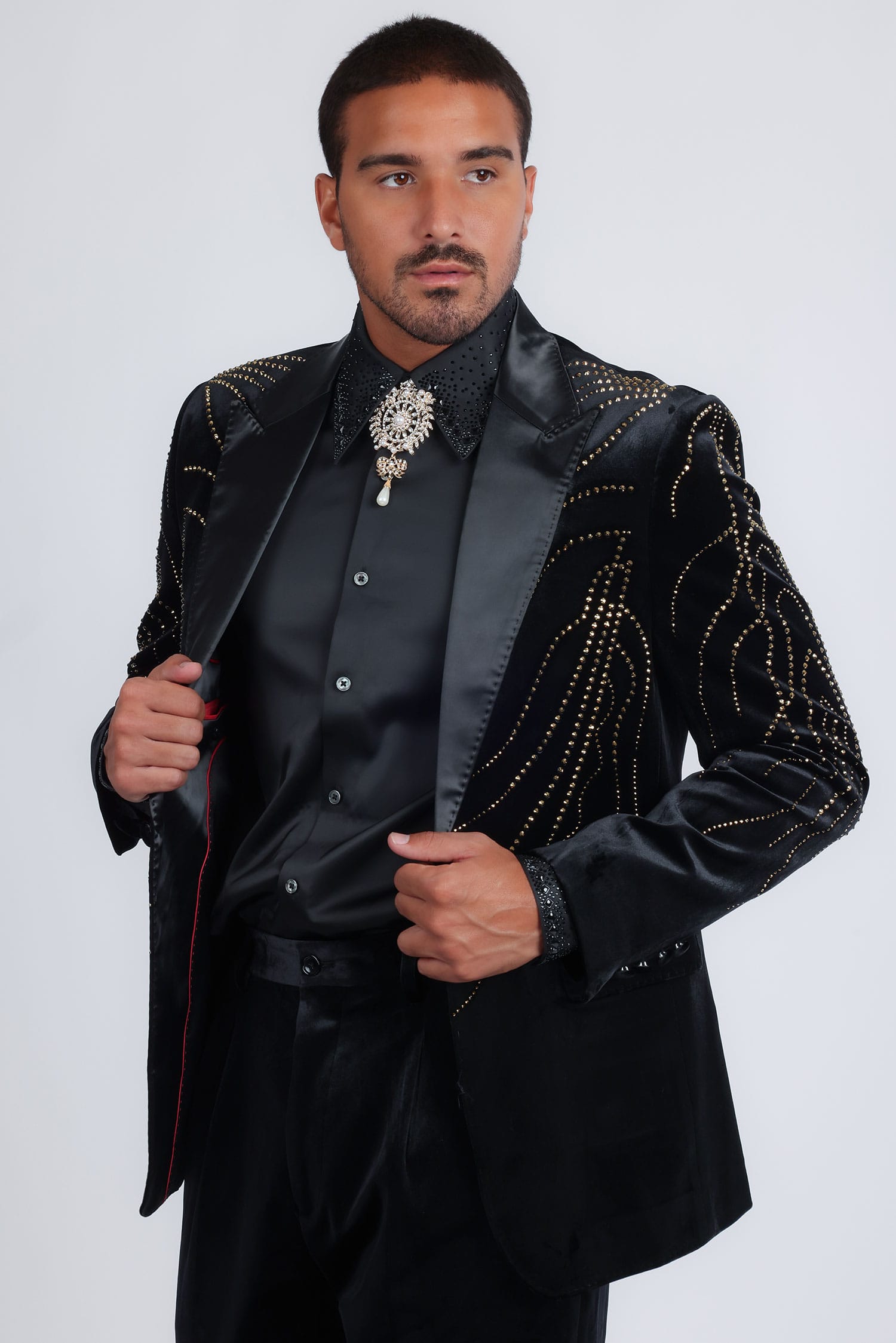 Barabas Men's Velvet Rhinestones Design Peak Lapel Blazer 5BL20 Black Gold