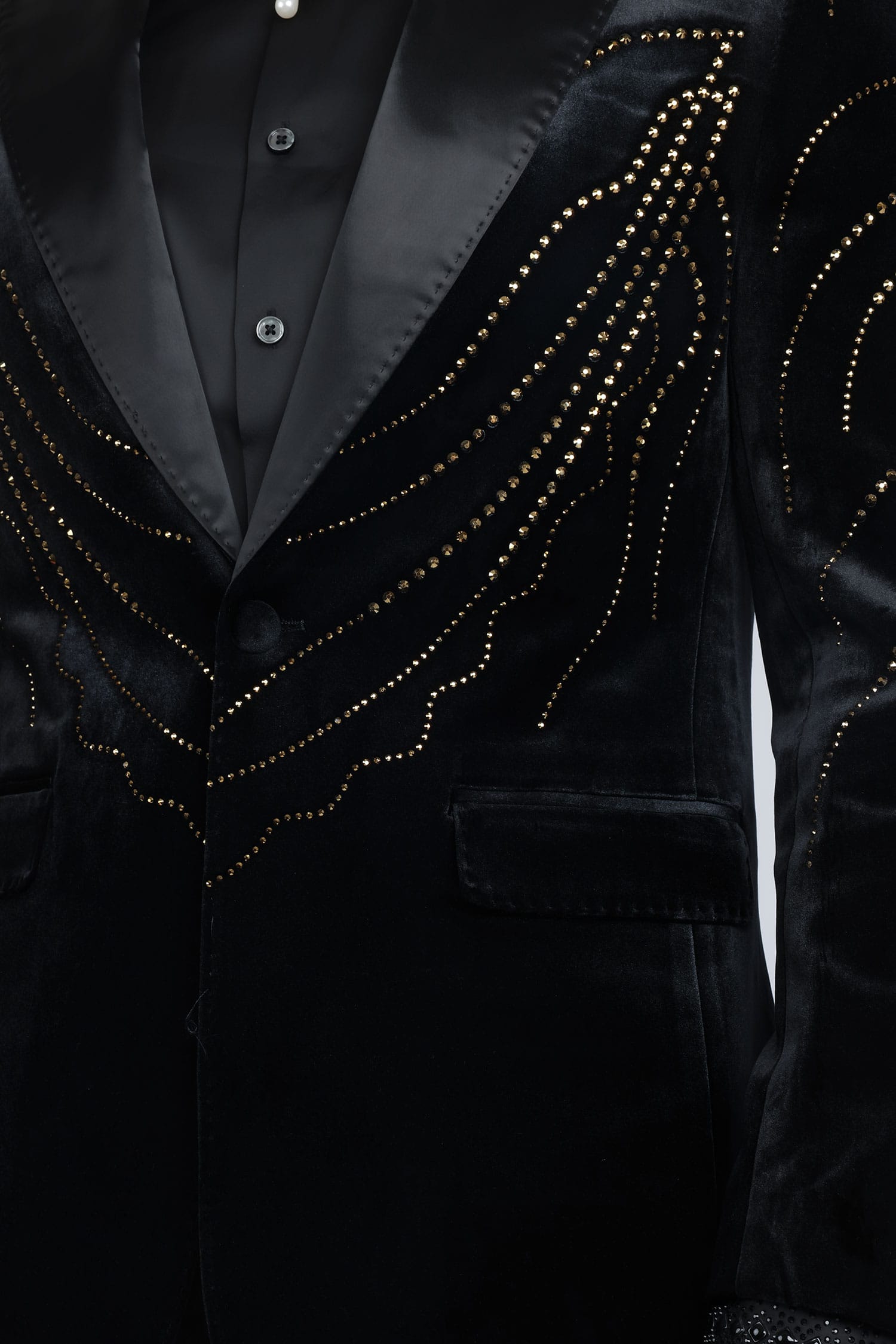 Barabas Men's Velvet Rhinestones Design Peak Lapel Blazer 5BL20 Black Gold
