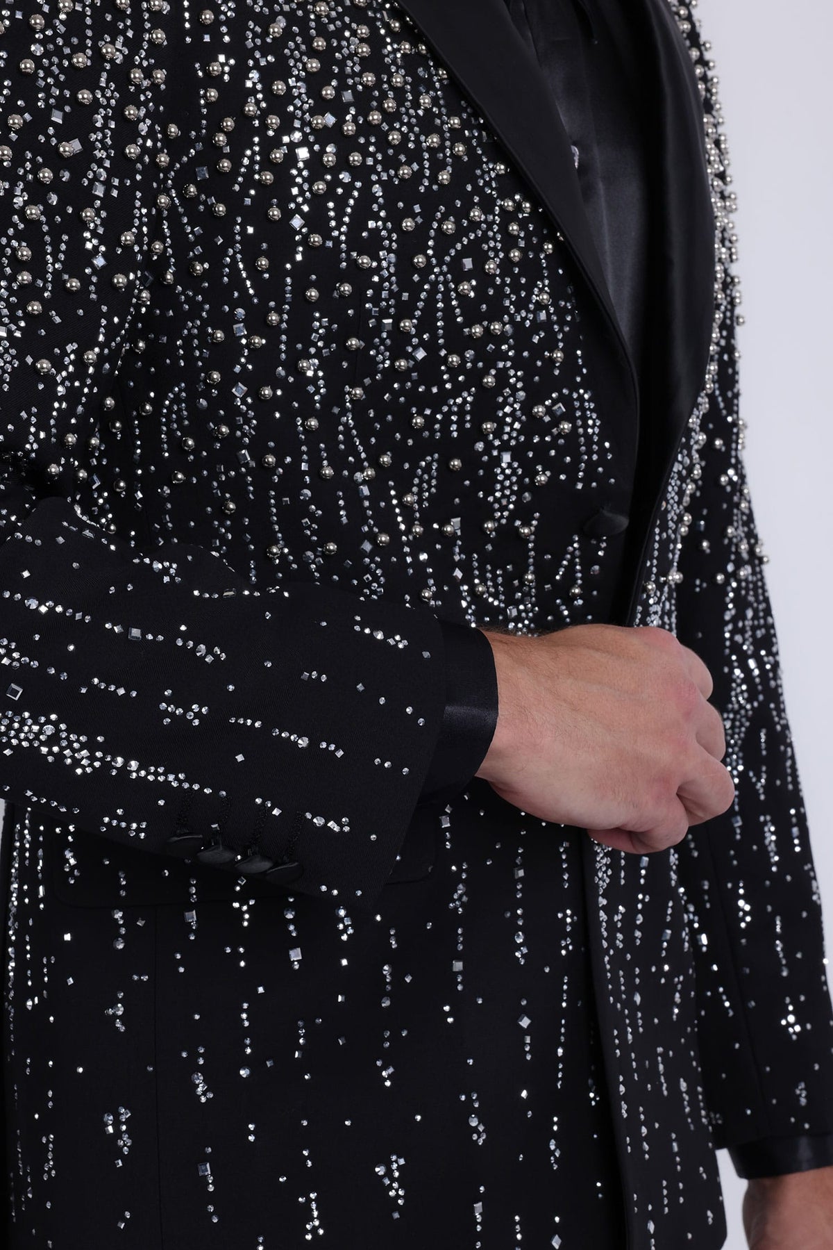 Barabas Men's Rhinestones Beaded Design Peak Lapel Blazer 5EBL01 Black Silver