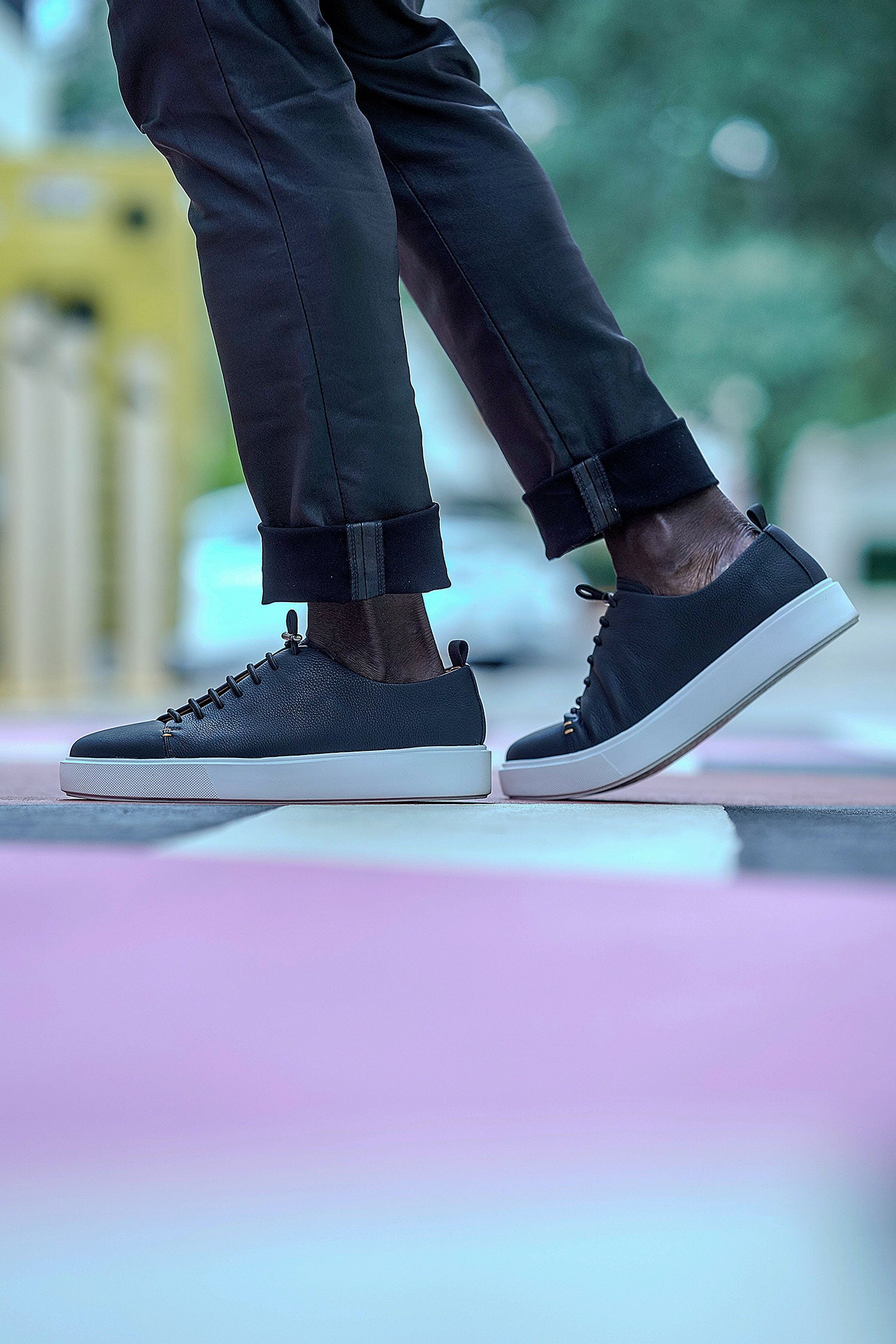 Jeju Low Top Sneakers