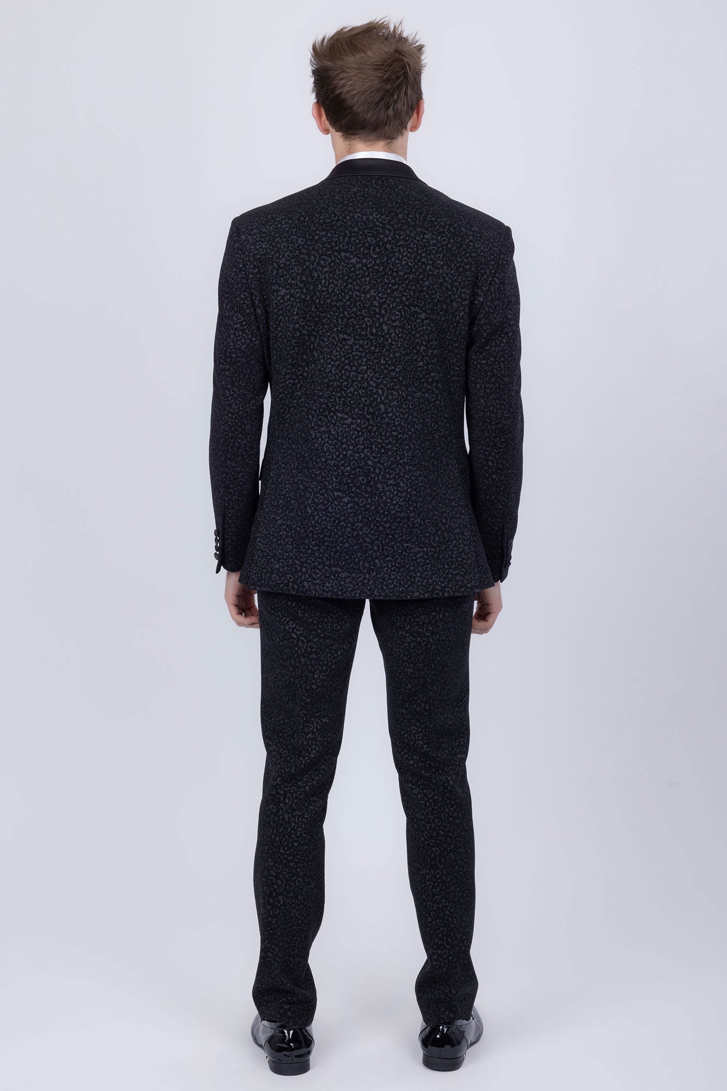 Barabas Men's Cheetah Geometric Pattern Peak Lapel Suit 5SU33 Black