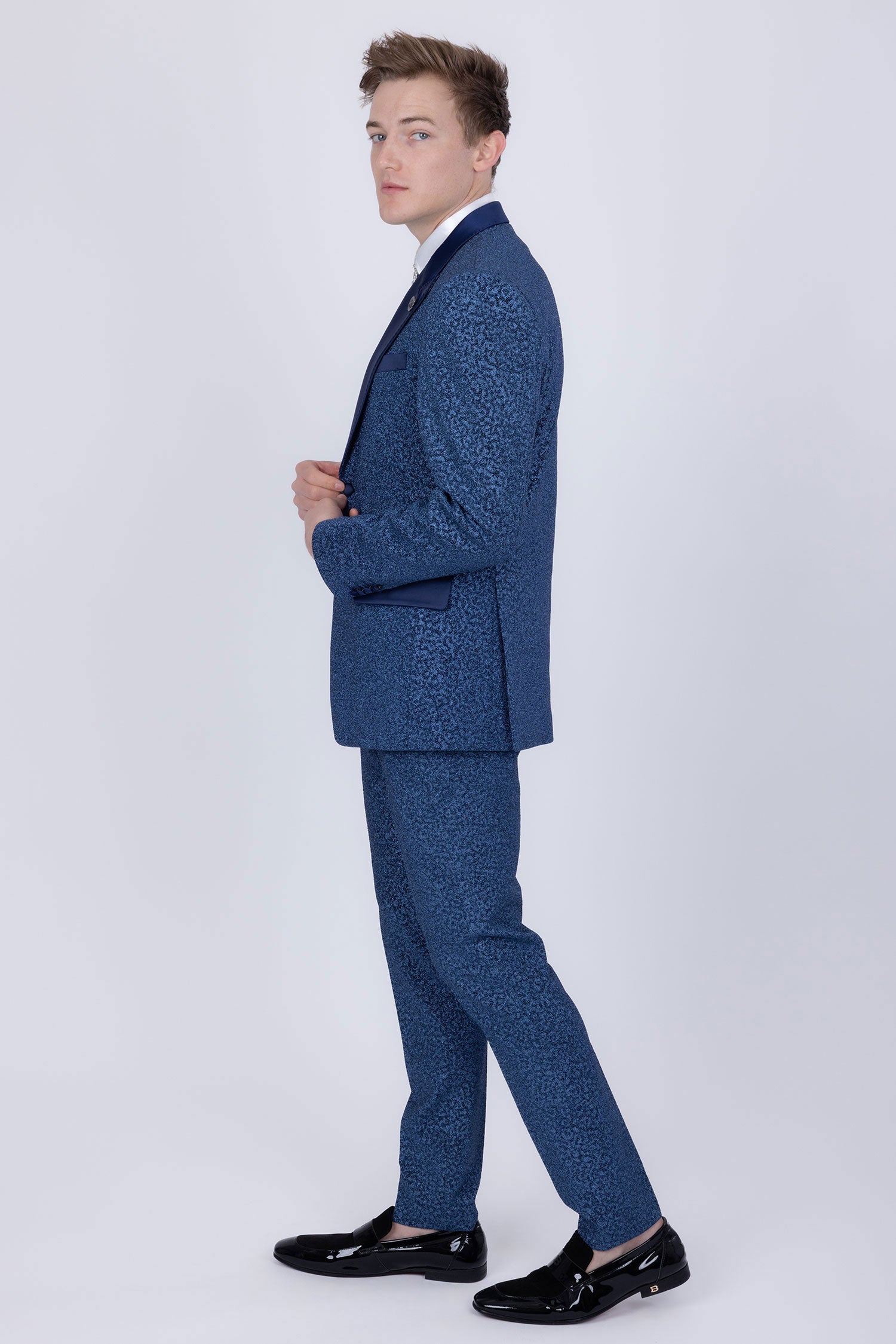 Barabas Men's Cheetah Geometric Pattern Peak Lapel Suit 5SU33 Blue