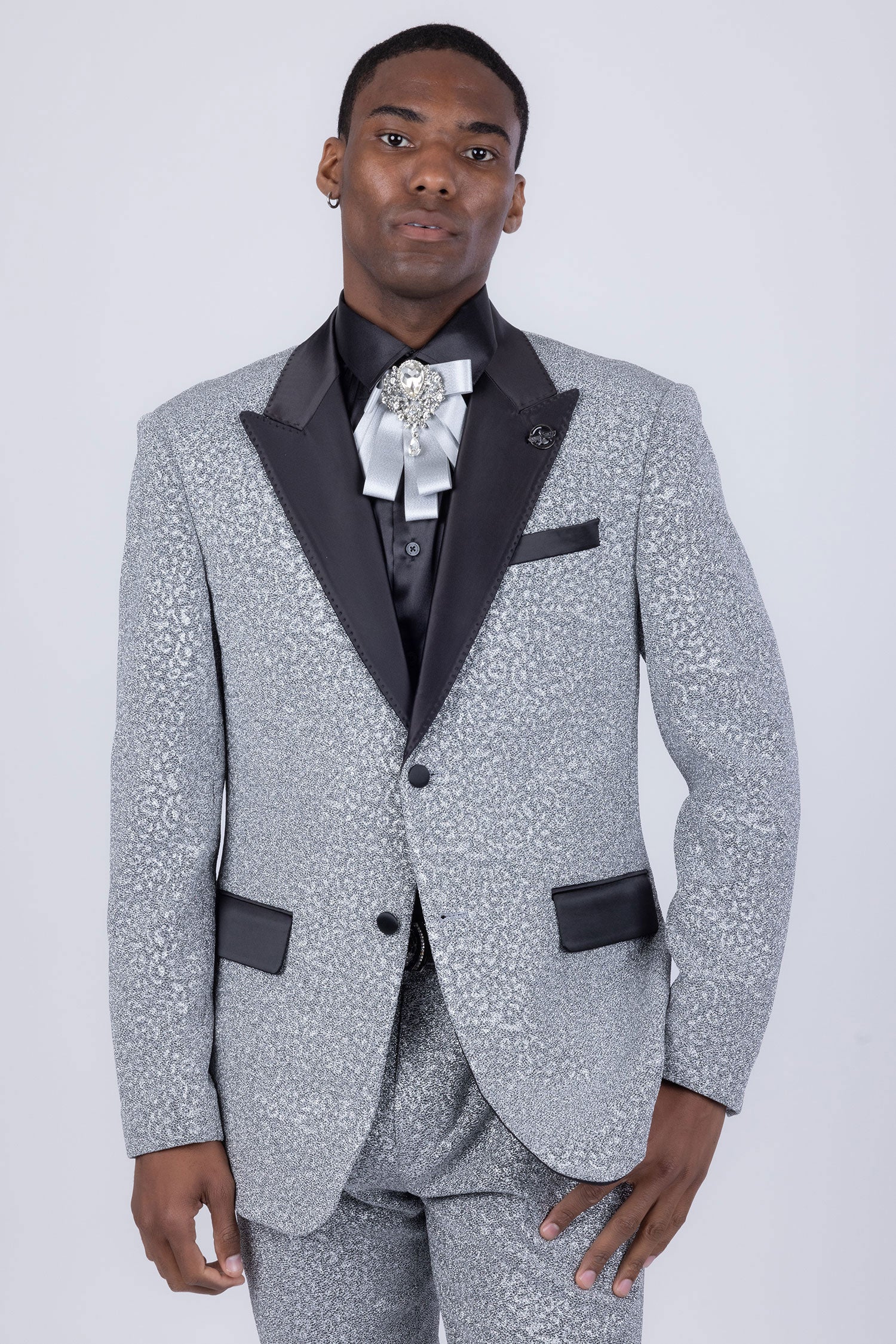 Barabas Men's Cheetah Geometric Pattern Peak Lapel Suit 5SU33 Silver