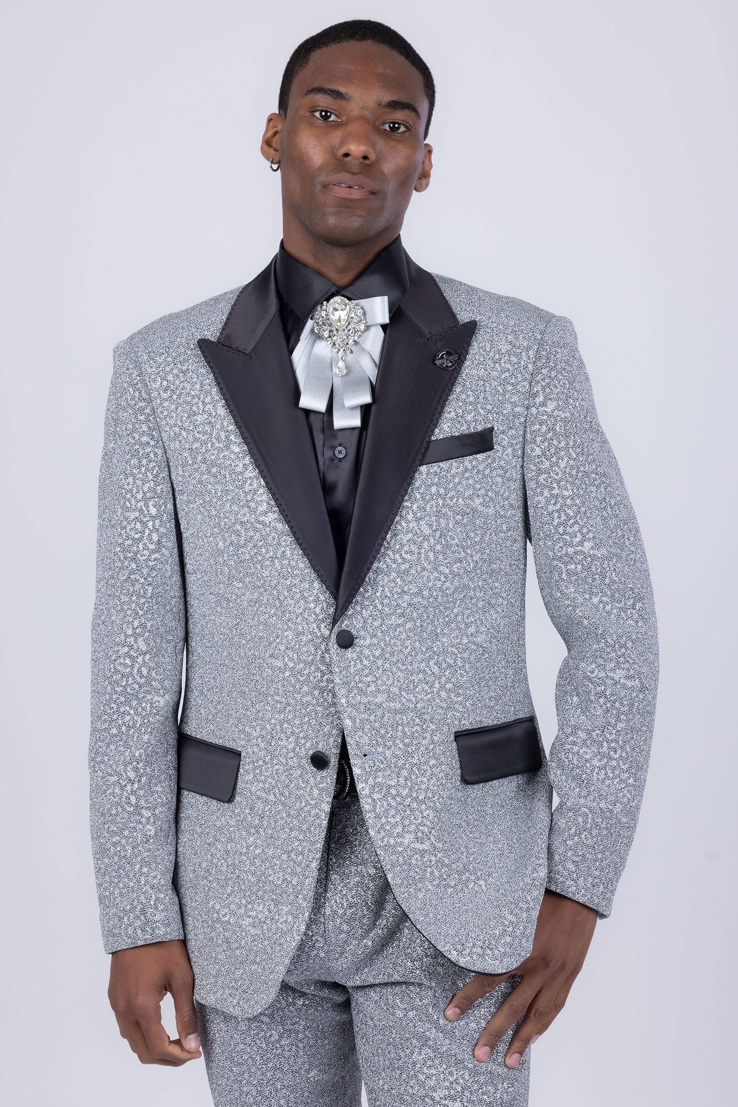 Barabas Men's Cheetah Geometric Pattern Peak Lapel Suit 5SU33 Silver