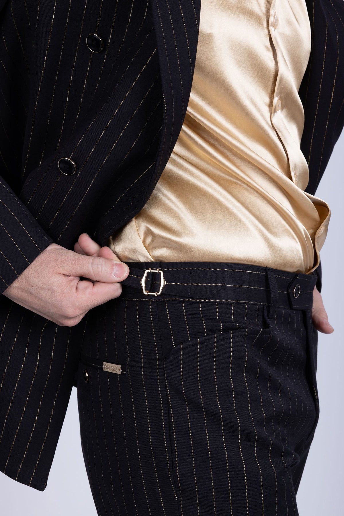 Barabas Men's Pinstripe Pattern Double-Breasted Peak Lapel Suit 5SU39 Black