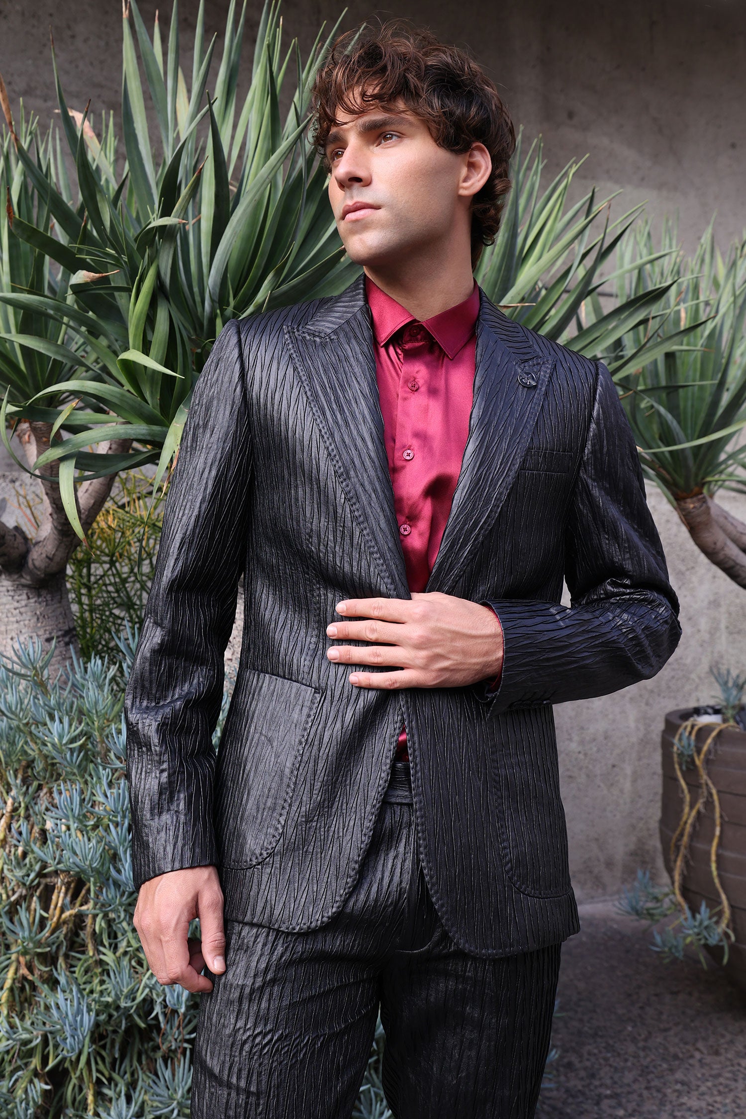 Barabas Men's Faux Leather Textured Pattern Peak Lapel Suit 5SU54 Black