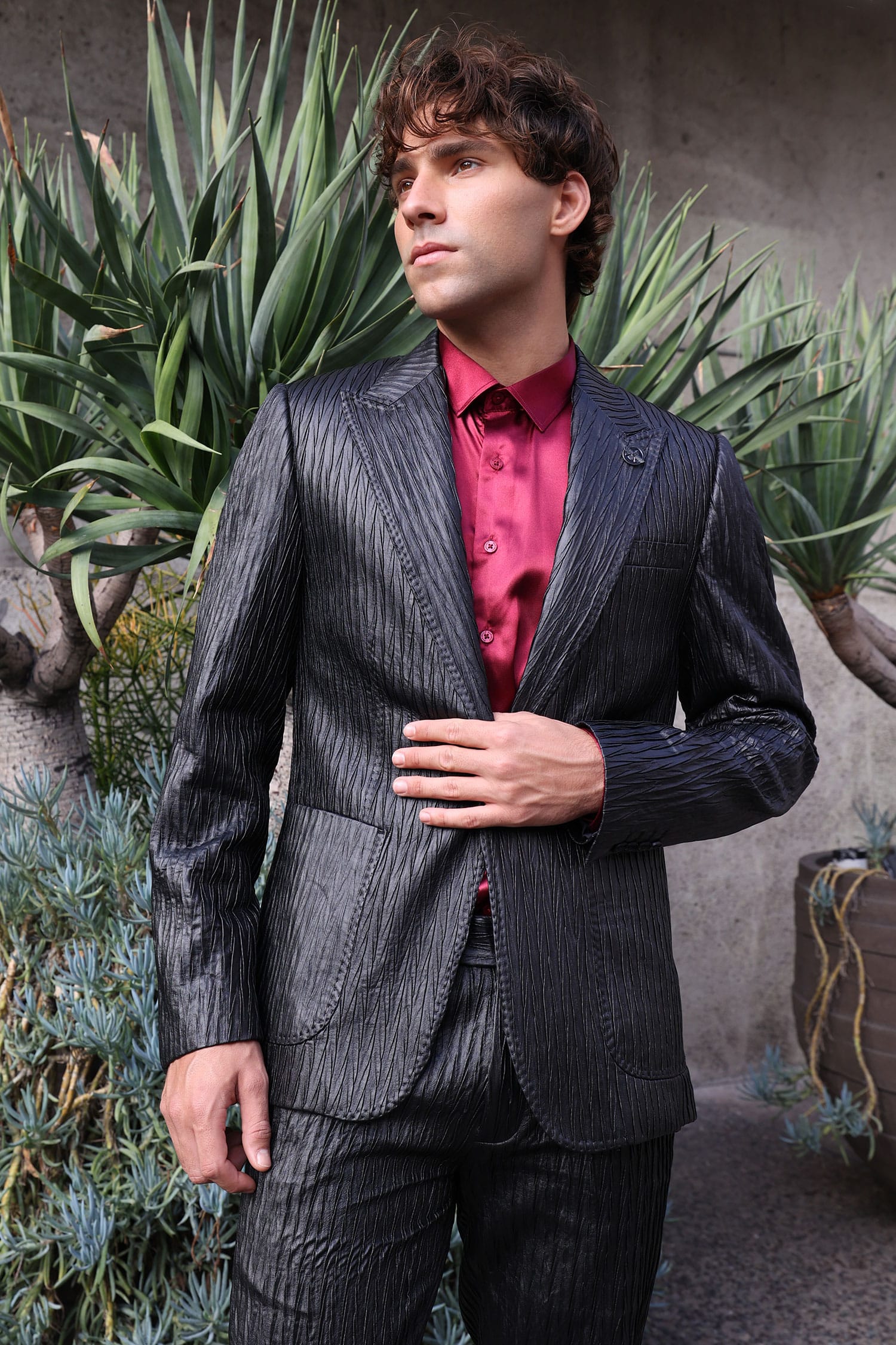 Barabas Men's Faux Leather Textured Pattern Peak Lapel Suit 5SU54 Black