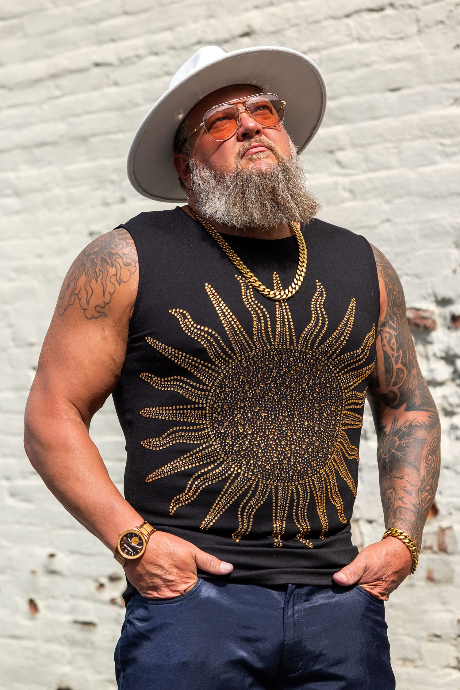 Barabas Men's Rhinestone Sun Rays Stretch Sleeveless Shirt 6ESL03 Gold