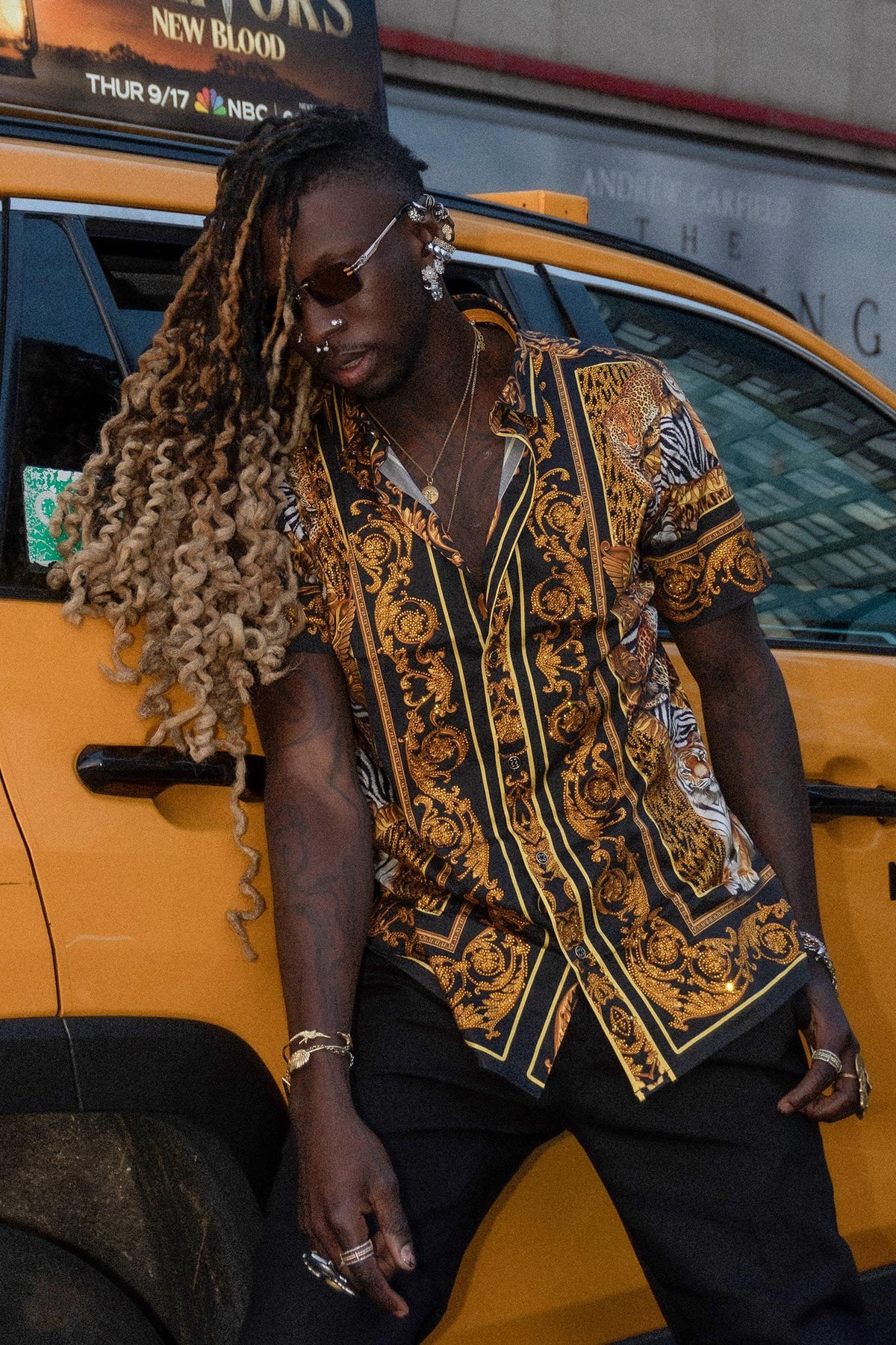 Men's Tiger Floral Rhinestone Short-Sleeve Shirt | BARABAS 6SSR12 #Color_Black Gold