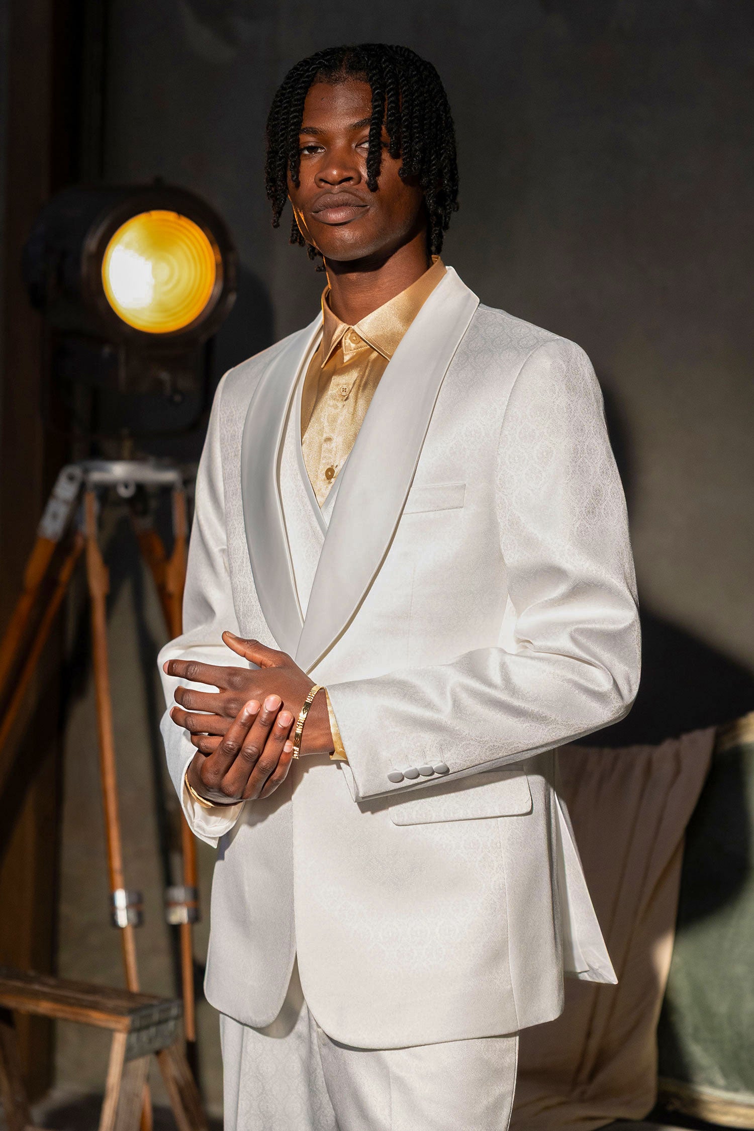 Barabas Men's Floral Geometric 3-Pieces Set Shawl Lapel Suit 6SU02 White