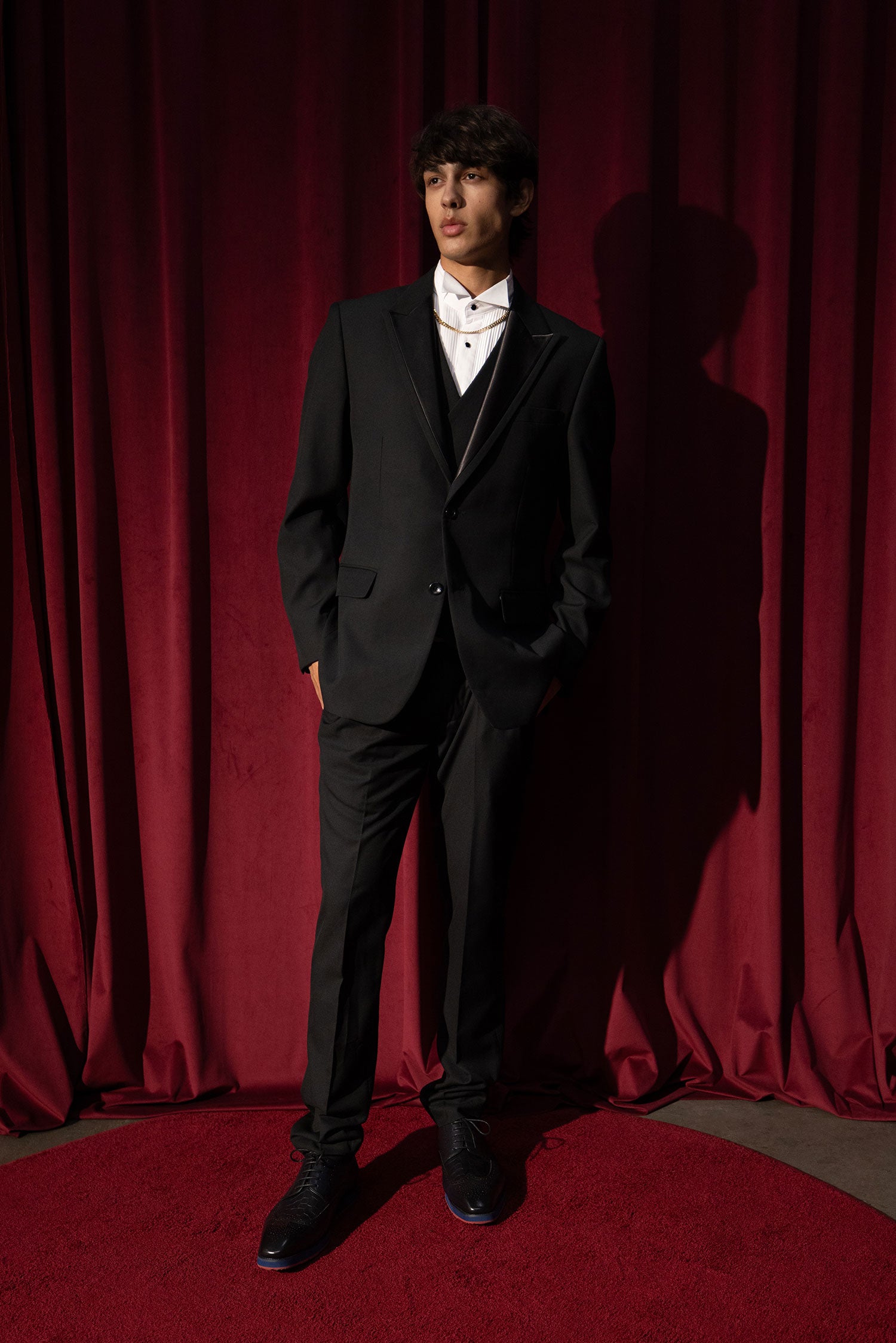 Barabas Men's Solid Color Tailored Matte Peak Shiny Lapel Suit 6SU06 Black Beauty