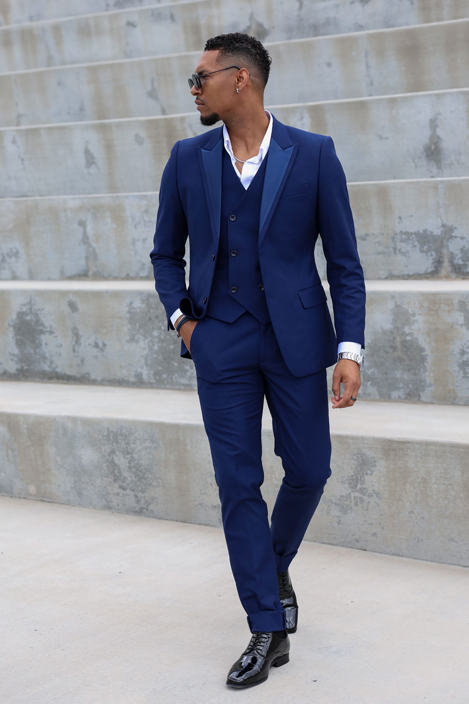 Barabas Men's Solid Color Tailored Matte Peak Shiny Lapel Suit 6SU06 Estate Blue