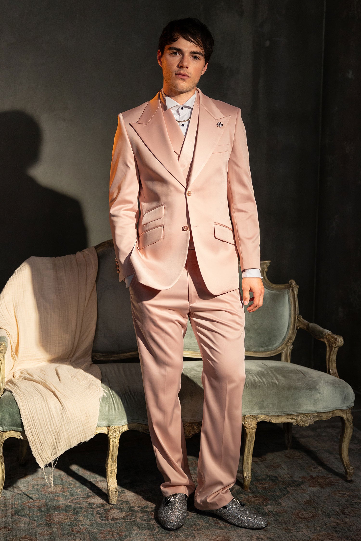 Barabas Men's Solid Color 3-Pieces Peak Lapel Suit Set 6SU11 Pink