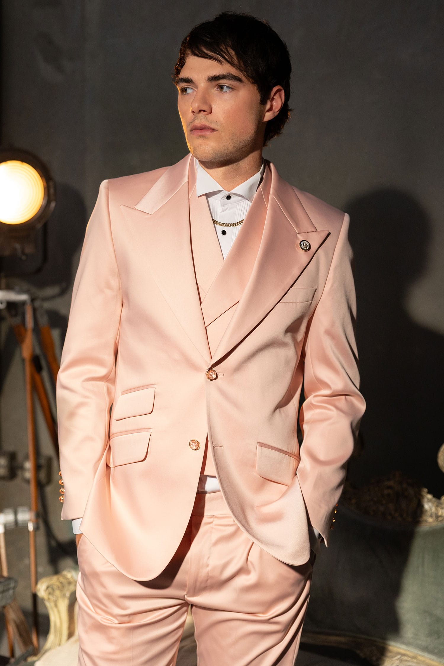 Barabas Men's Solid Color 3-Pieces Peak Lapel Suit Set 6SU11 Pink