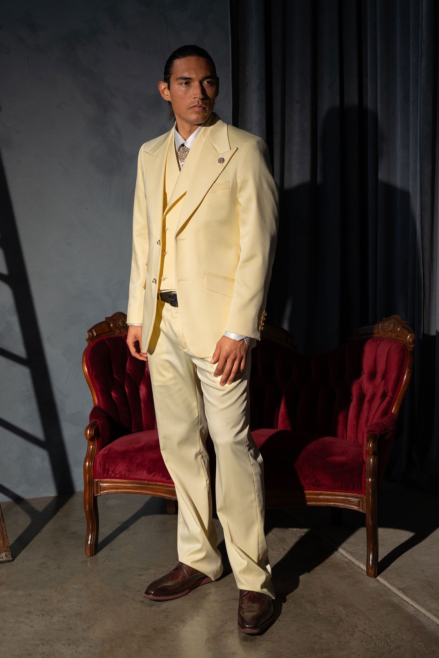 Barabas Men's Solid Color 3-Pieces Peak Lapel Suit Set 6SU11 Whisper White