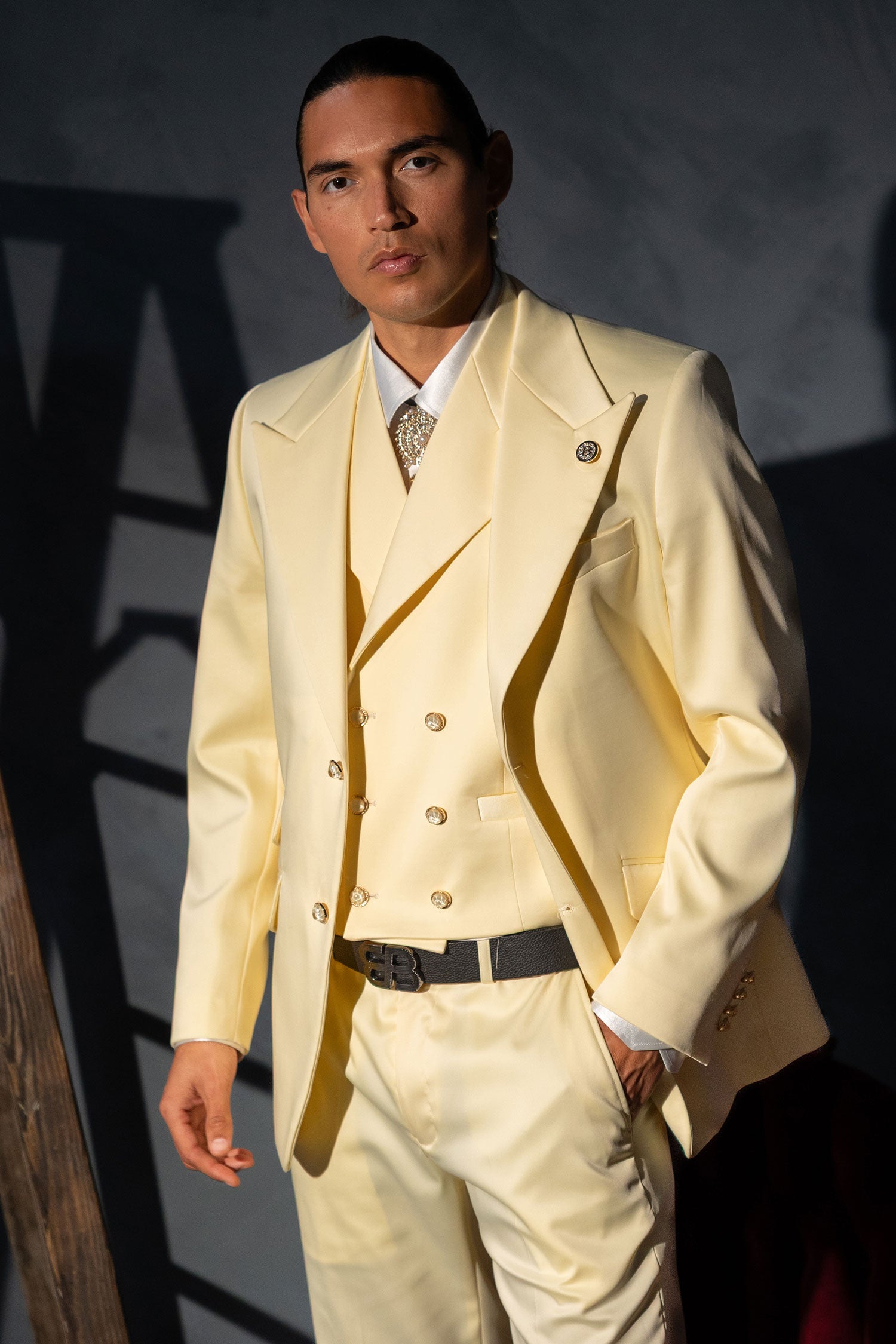 Barabas Men's Solid Color 3-Pieces Peak Lapel Suit Set 6SU11 Whisper White