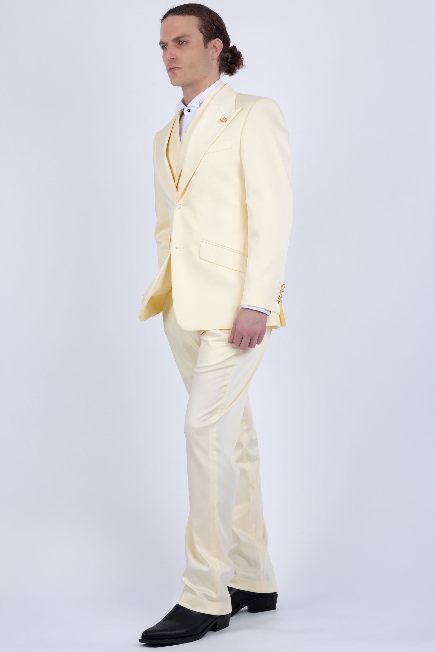 Barabas Men's Solid Color 3-Pieces Peak Lapel Suit Set 6SU11 Whisper White
