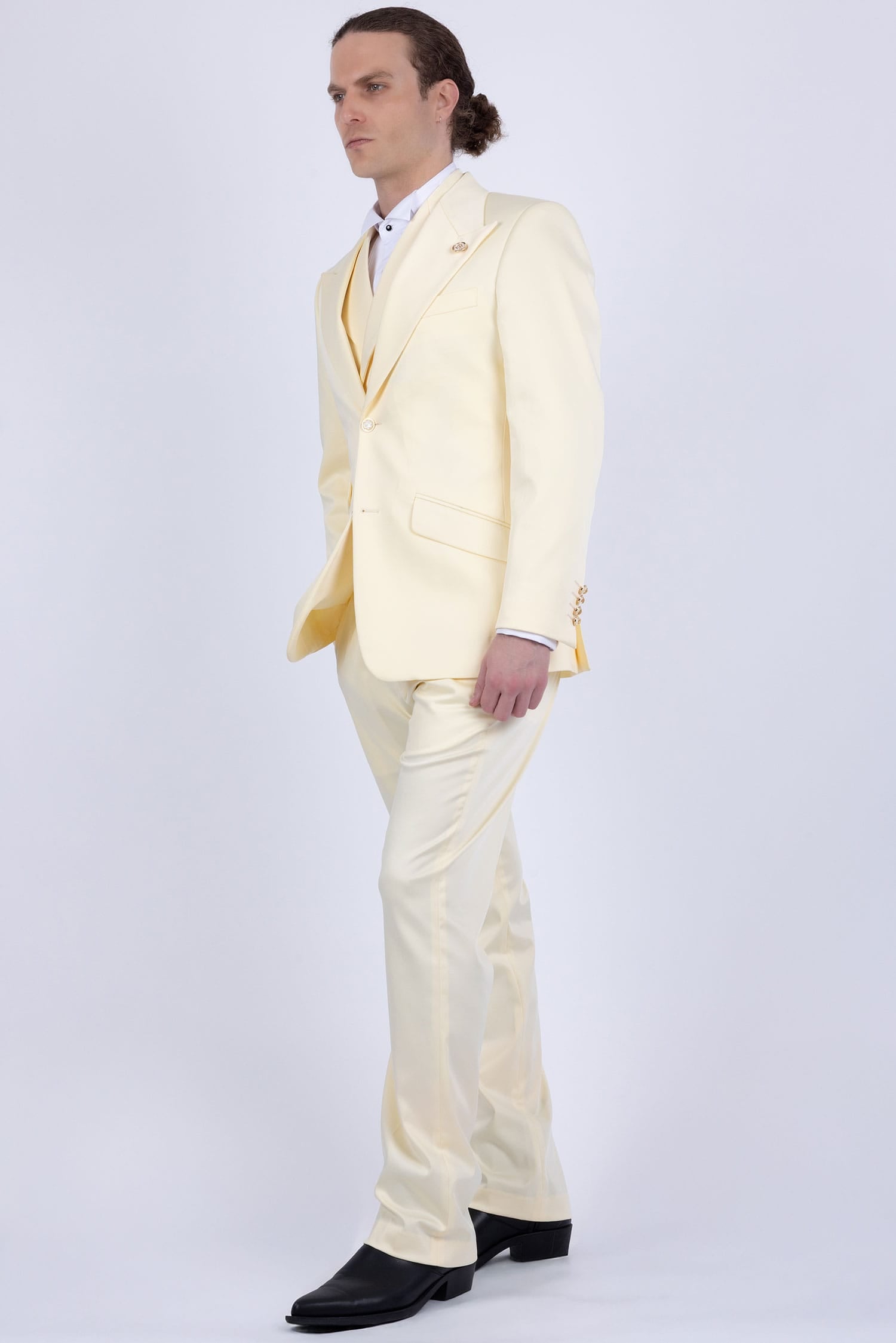 Barabas Men's Solid Color 3-Pieces Peak Lapel Suit Set 6SU11 Whisper White