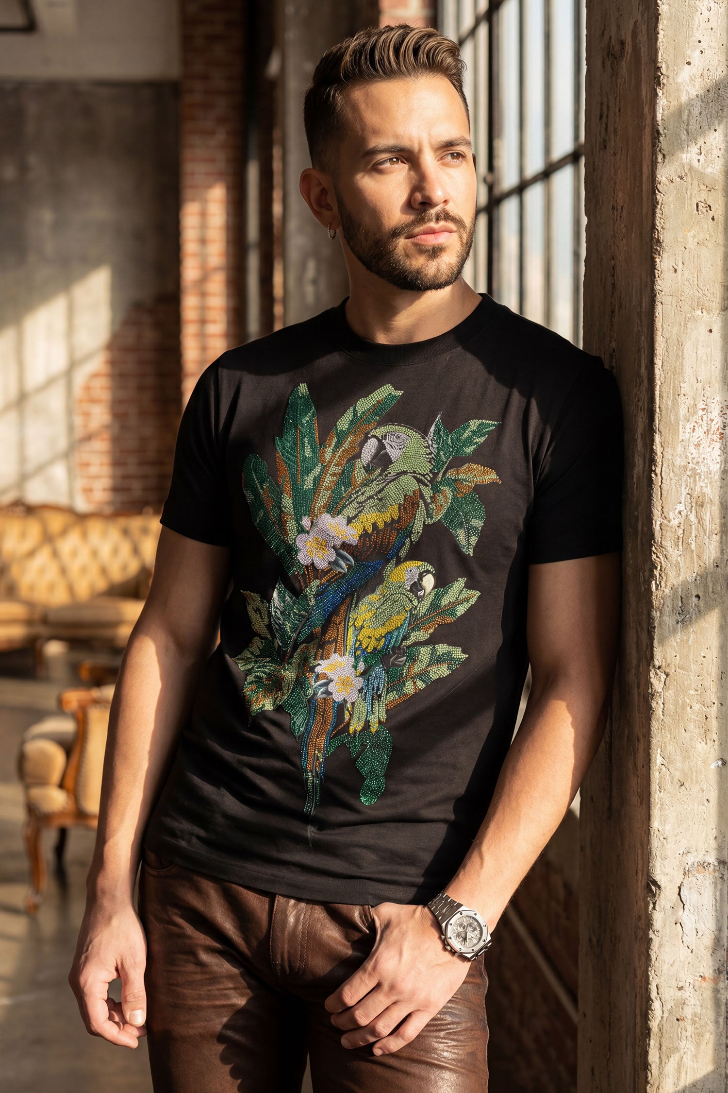 Barabas Men's Laurent Tropical Iguana Rhinestone T-Shirt 6TR02 Black