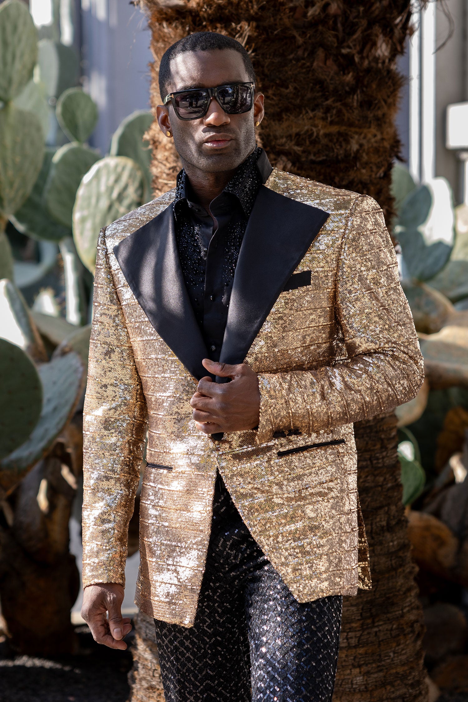 BARABAS Men's Linear Sequin Design Peak Lapel Shiny Blazer 4BLR34 Gold