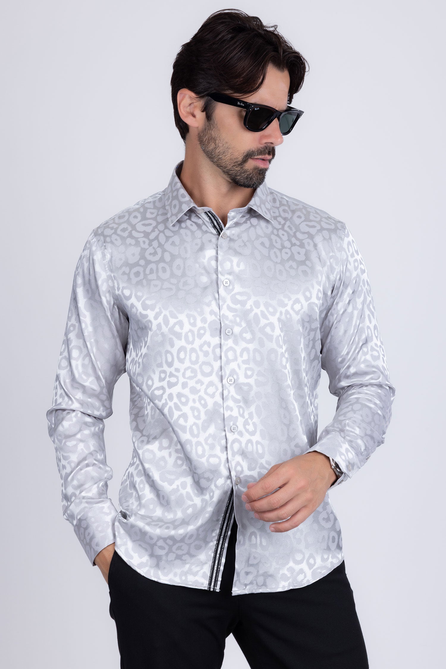 BARABAS Men textured leopard design pattern button down Shirts B310 Silver