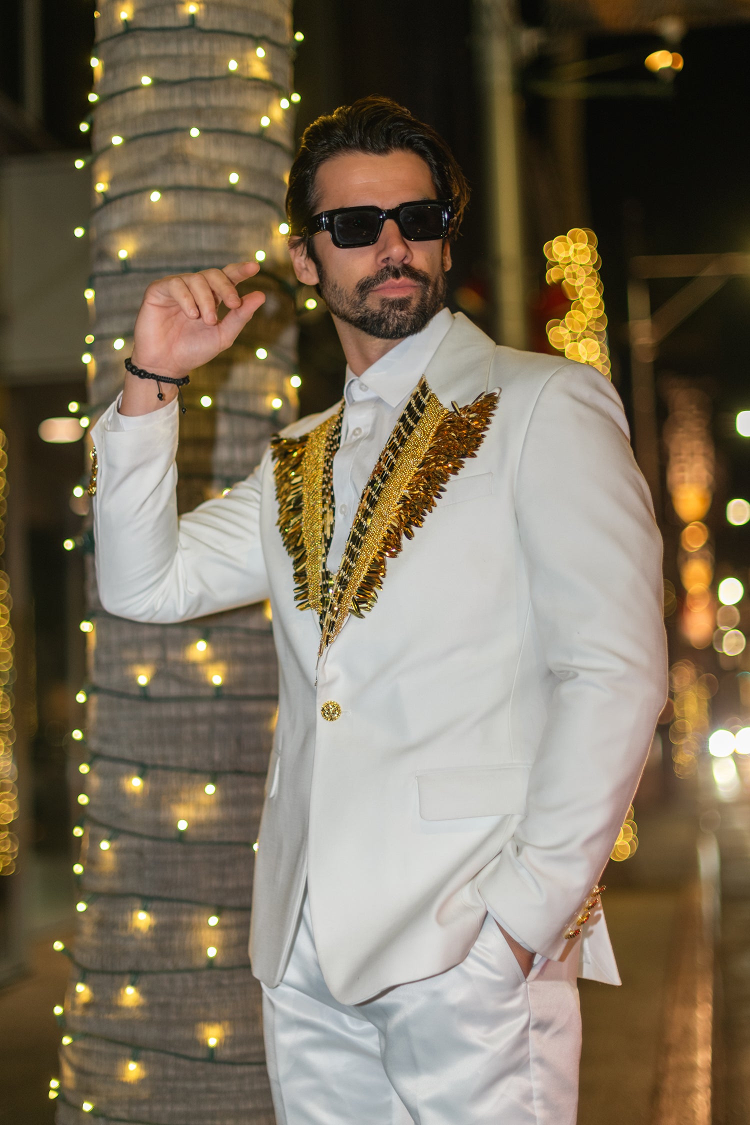 Barabas Men's Pearls Gold Leaf Decorative Peak Lapel Blazer 4EBL45 White Gold