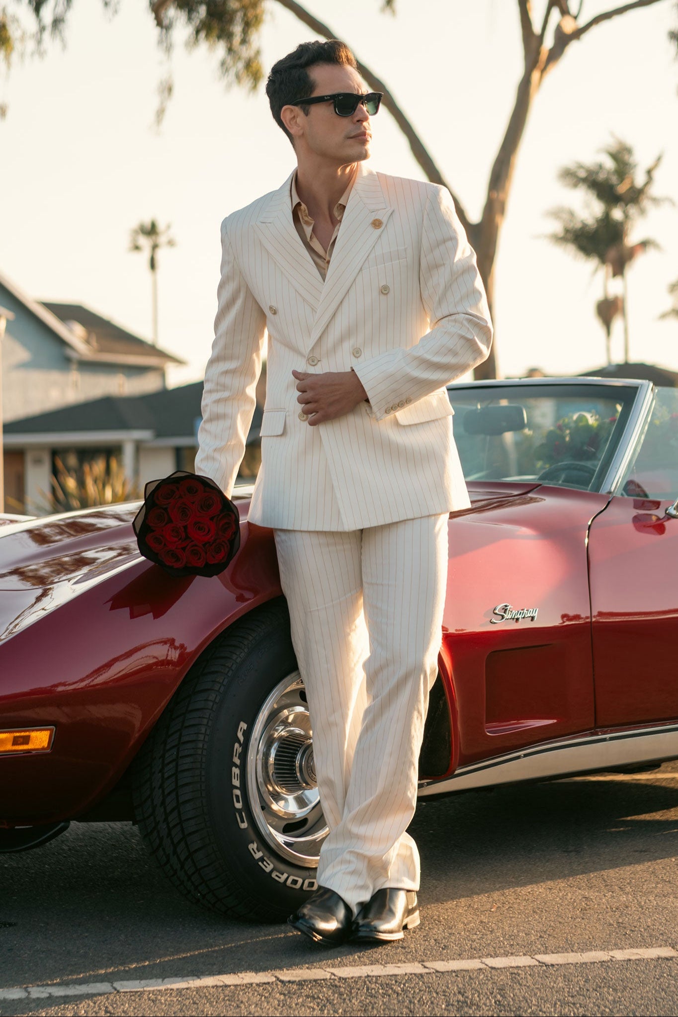 Barabas Men's Pinstripe Pattern Double-Breasted Peak Lapel Suit 5SU39 White