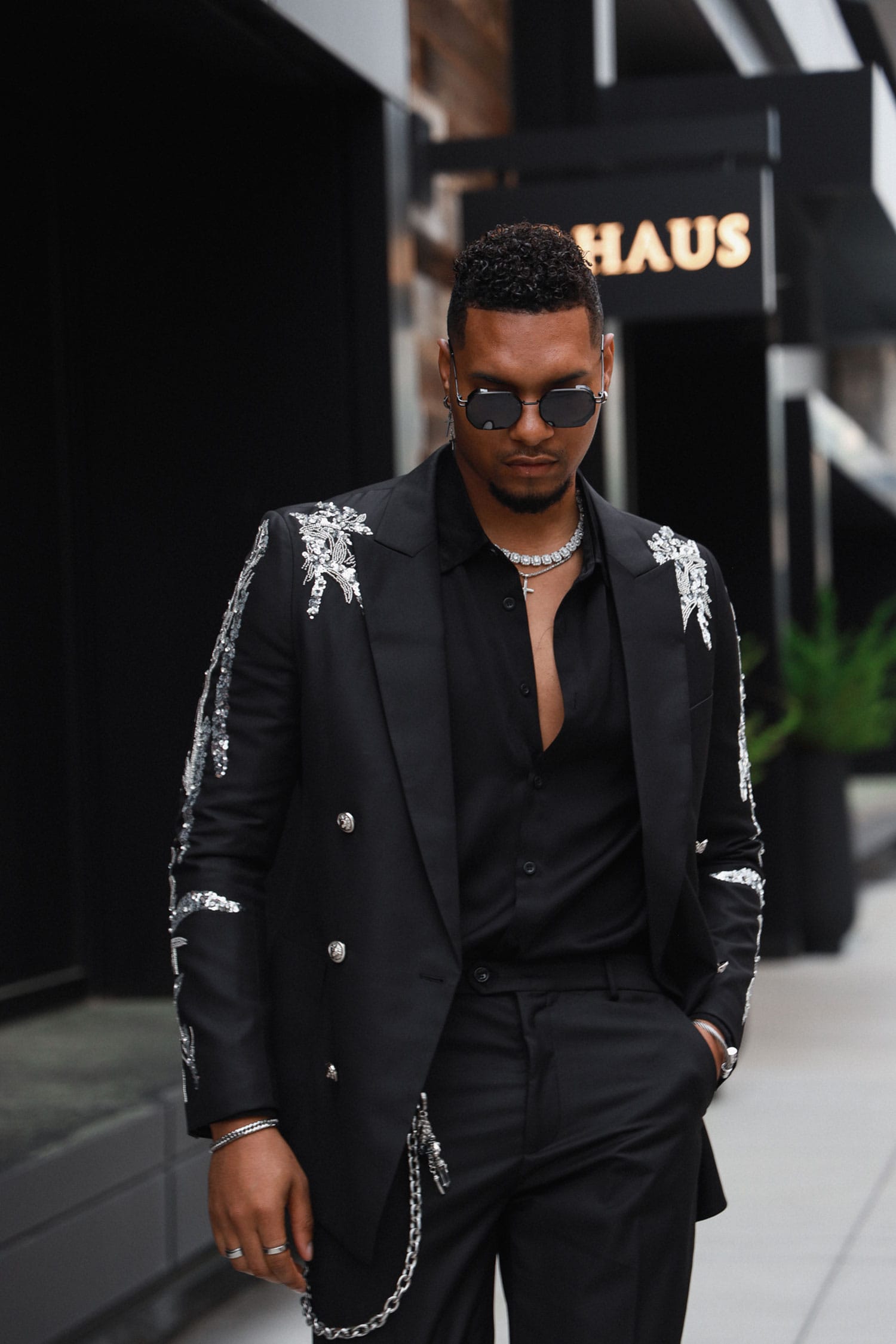 Barabas Men's Sequins Pattern Double-Breasted Peak Lapel Suit 5SU37 Black Silver