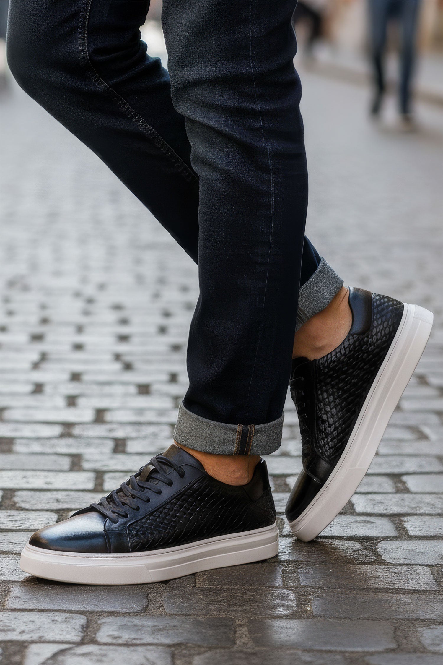 Barabas men's weave pattern laced up low top casual leather sneaker 3SH23 Black