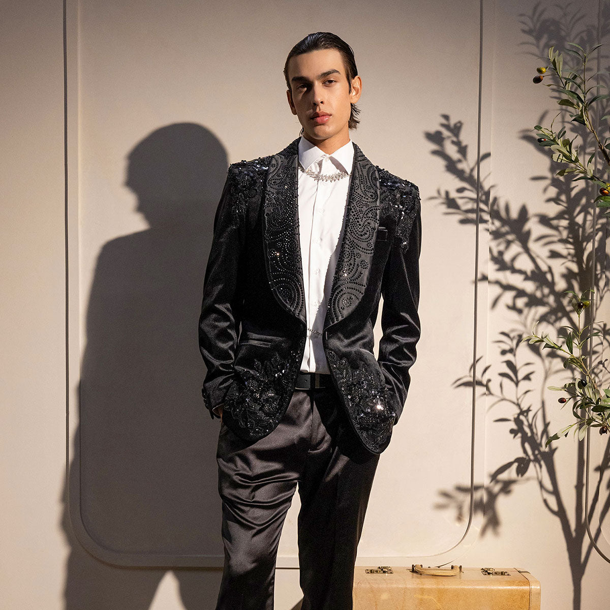 Barabas Men's Rhinestones Velvet Shawl Lapel Floral Blazer 5BL15 Black