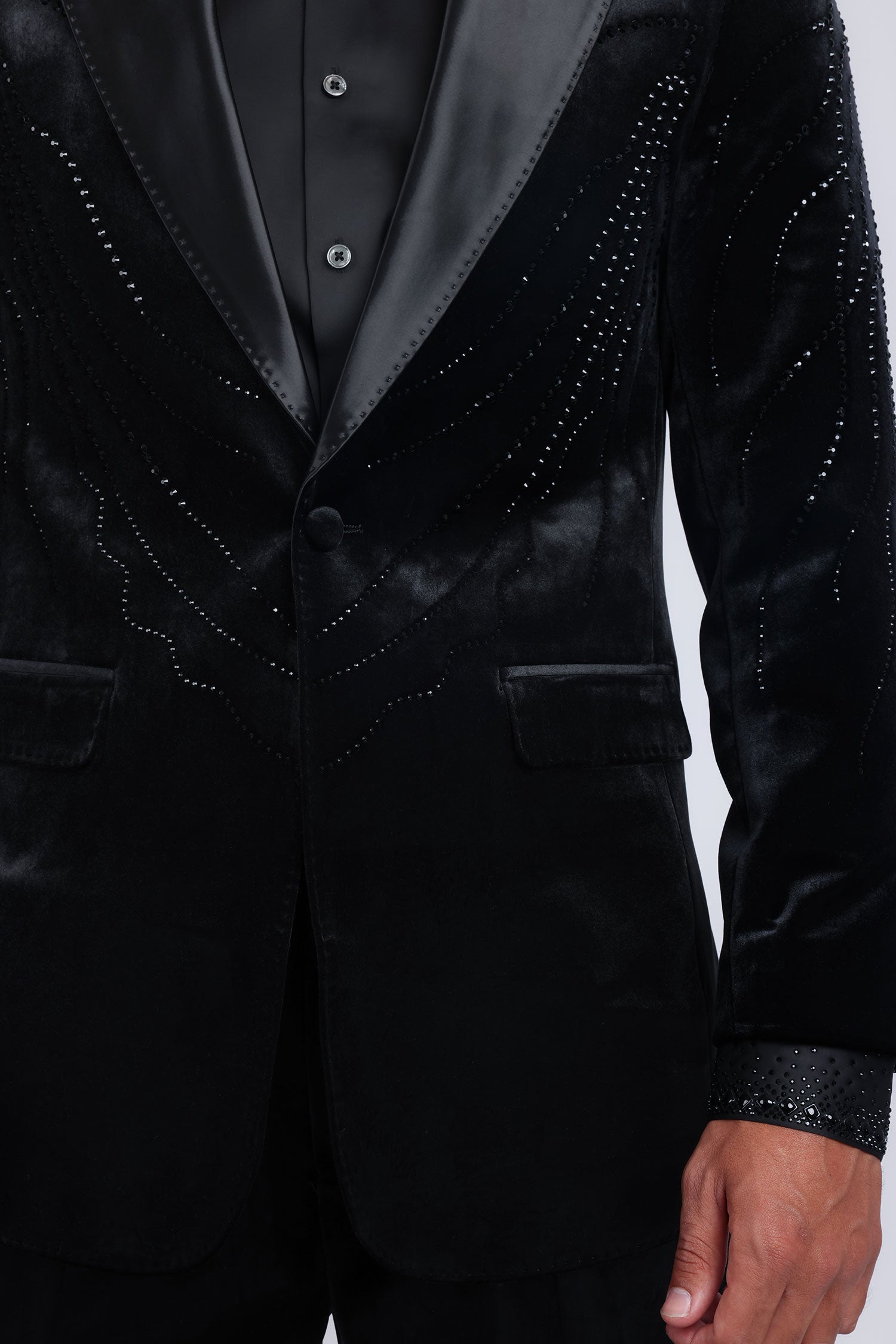 Barabas Men's Velvet Rhinestones Design Peak Lapel Blazer 5BL20 Black Black