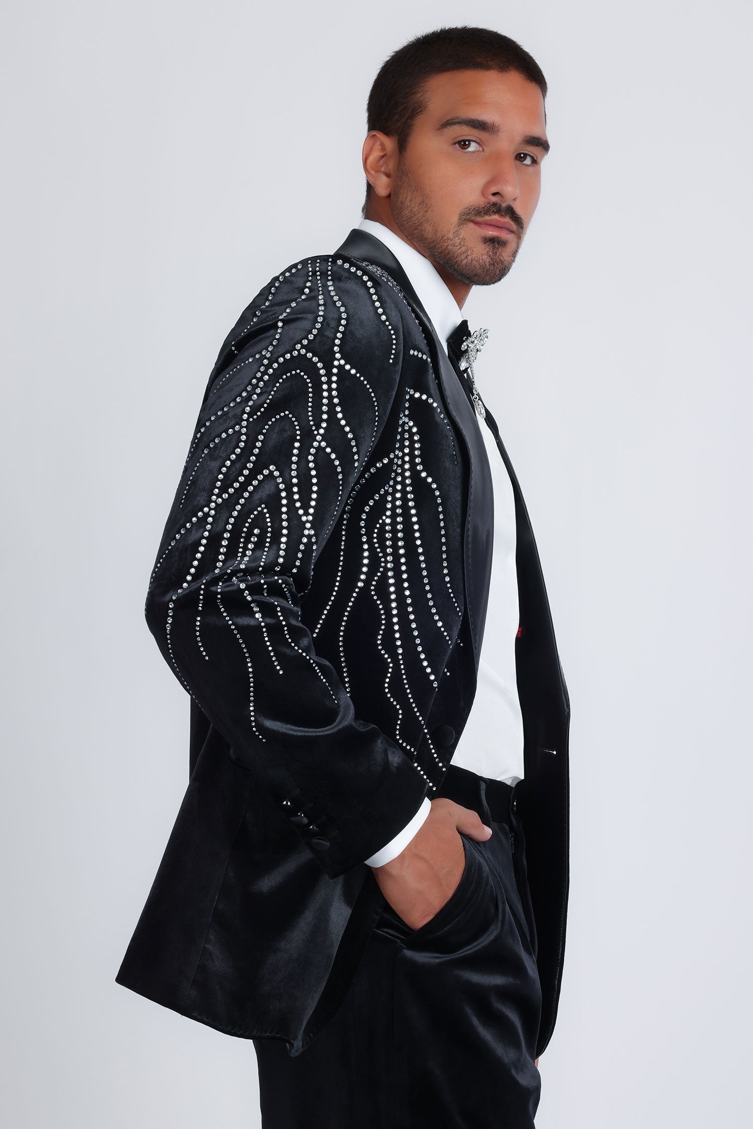 Barabas Men's Velvet Rhinestones Design Peak Lapel Blazer 5BL20 Black Silver