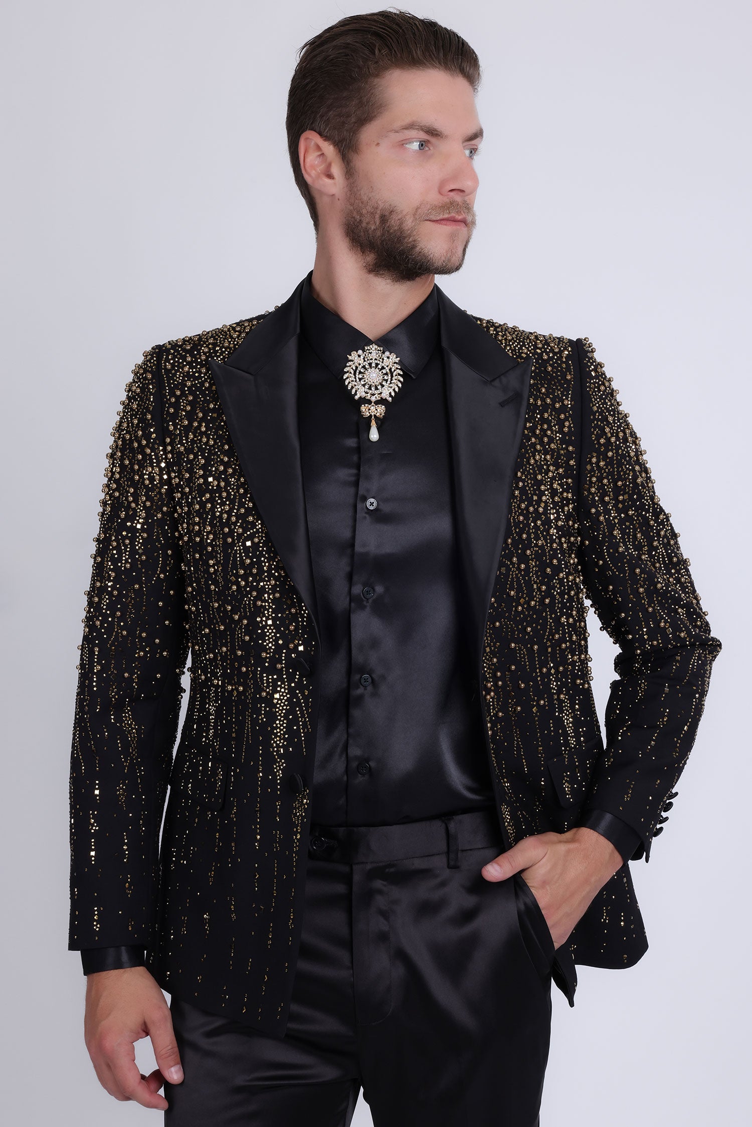 Barabas Men's Rhinestones Beaded Design Peak Lapel Blazer 5EBL01 Black Gold
