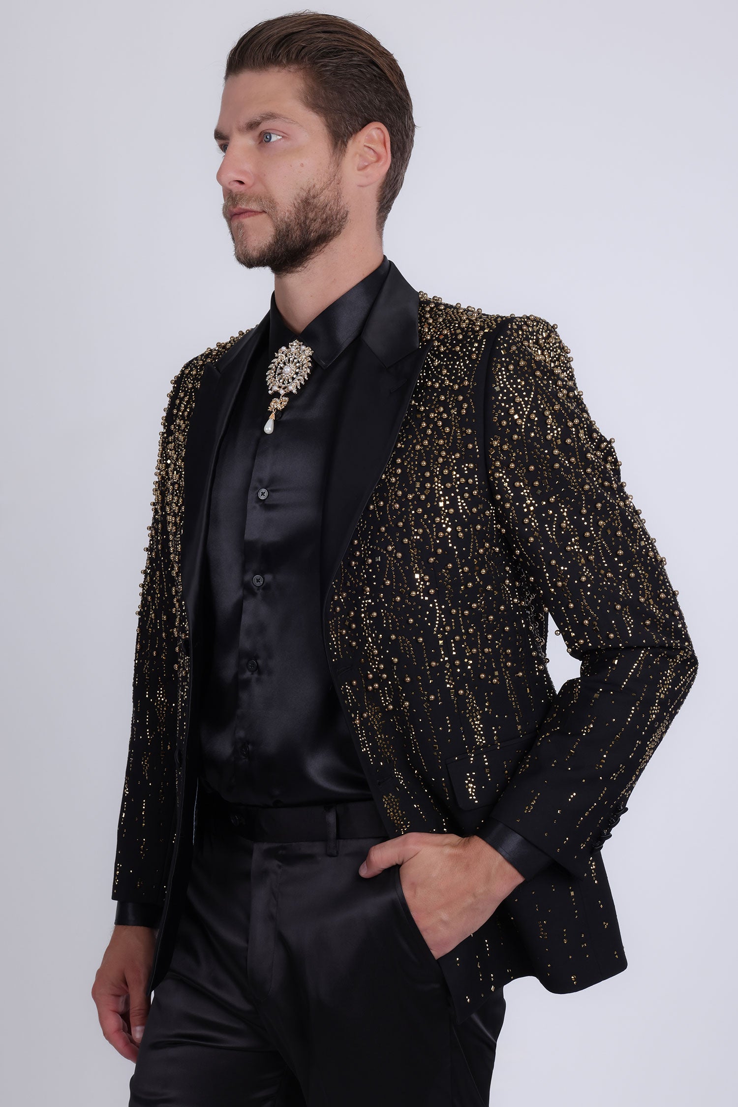 Barabas Men's Rhinestones Beaded Design Peak Lapel Blazer 5EBL01 Black Gold