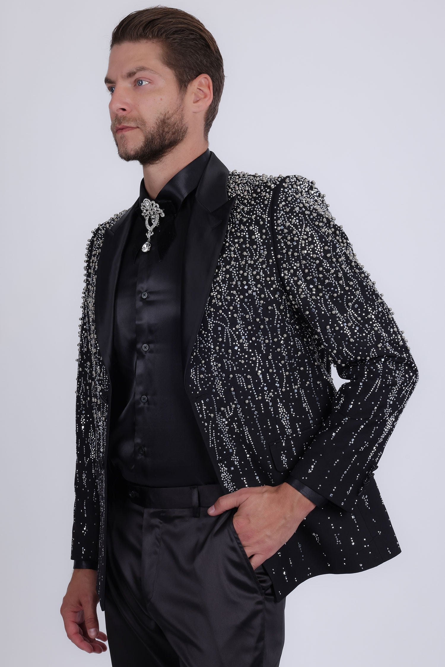 Barabas Men's Rhinestones Beaded Design Peak Lapel Blazer 5EBL01 Black Silver