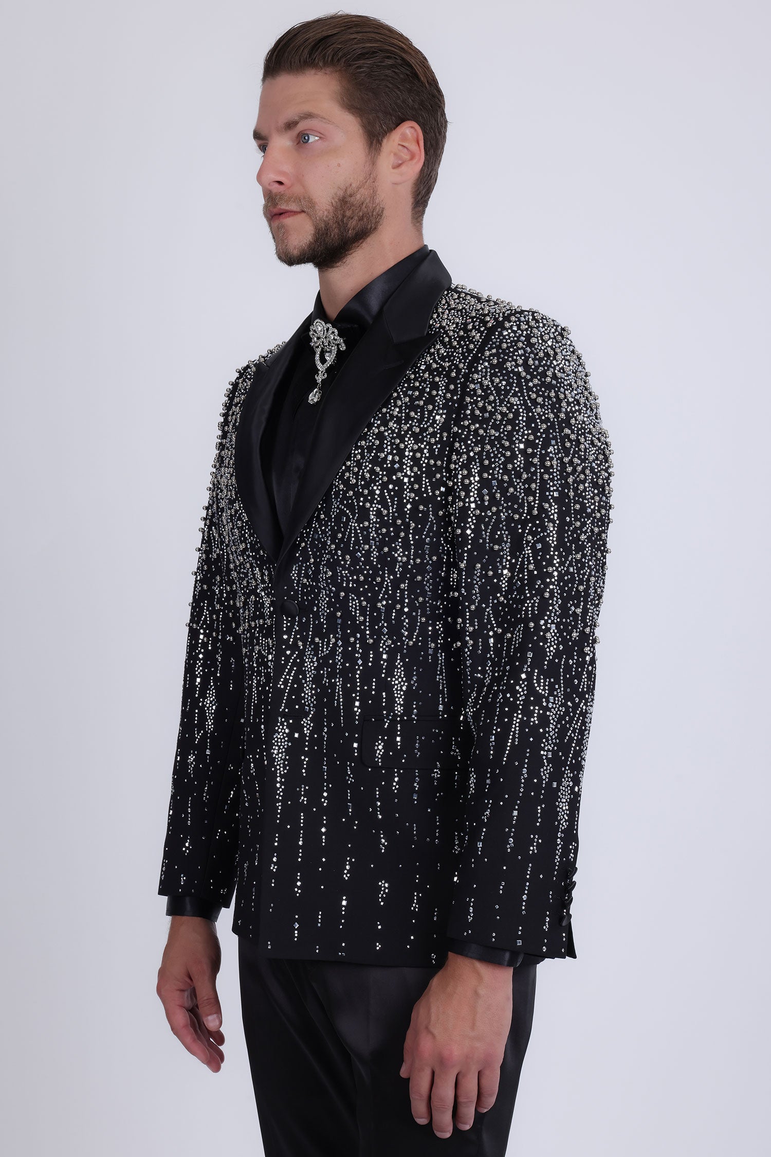 Barabas Men's Rhinestones Beaded Design Peak Lapel Blazer 5EBL01 Black Silver