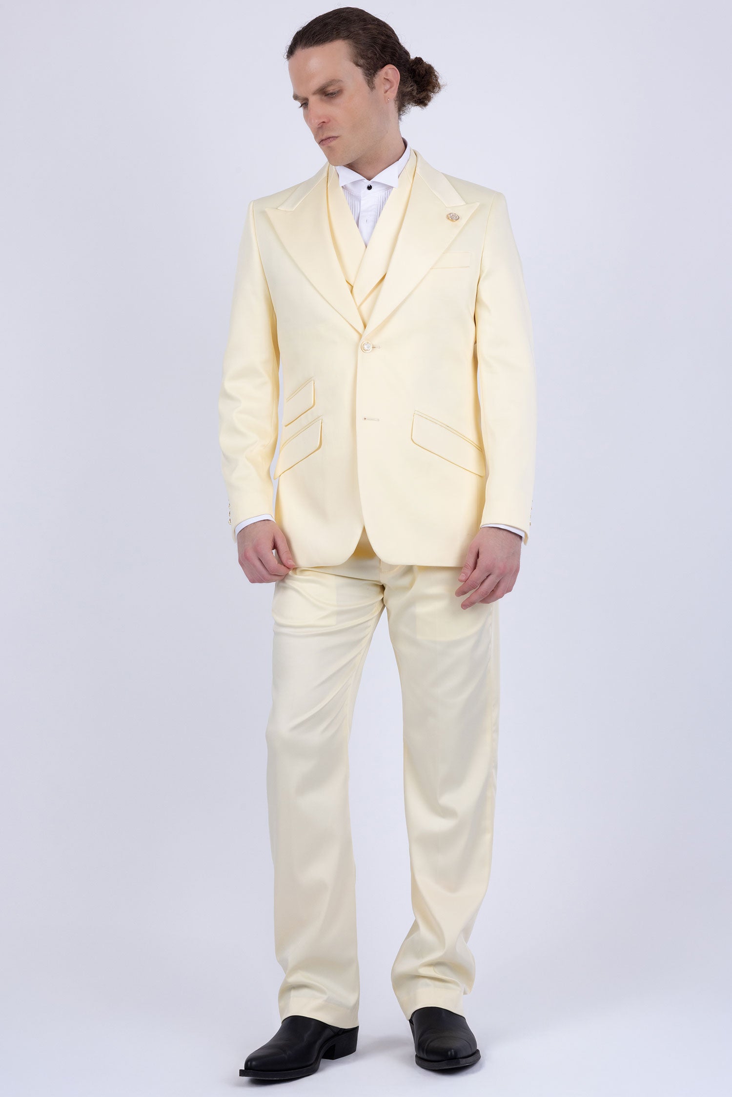 Barabas Men's Solid Color 3-Pieces Peak Lapel Suit Set 6SU11 Whisper White