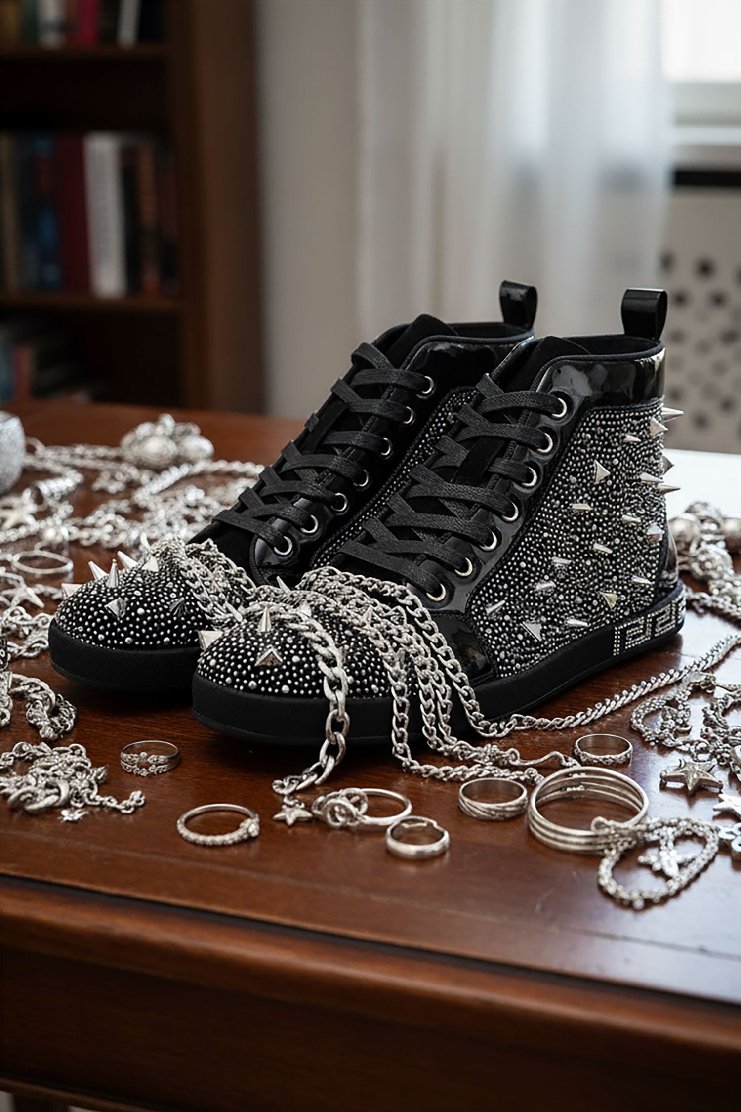Barabas men's rhinestone spike Greek pattern high-top sneakers SH721 Black silver